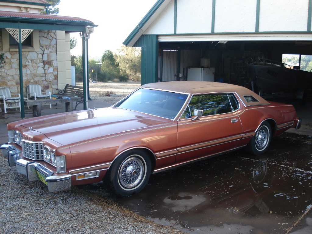 1976 Ford Thunderbird V8 Collectable Classic Cars